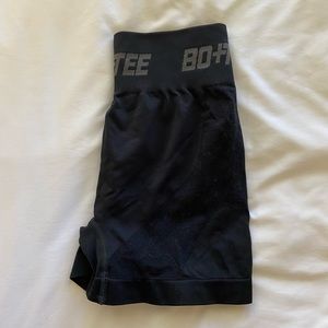 BO + TEE logo Workout shorts size S